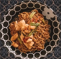 Японская лапша б/п Якисоба с овощным соусом Sunaoshi , 82г Япония