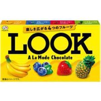 Шоколад молочный c кремовой начинкой - банан, ананас, клубника, миндаль/голубика Look A la Mode Fujiya, 12 шт, 63 г, Япония