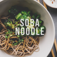 Рецепт собы с курицей, шиитаке и брокколи