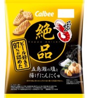 Пшеничные чипсы с японской солью Гата-Нада и жареным чесноком Кальби Calbee, 60 г, Япония