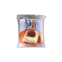 Тофу шелковый с кунжутом и нежным соусом из мисо пасты Yamaku, 100г