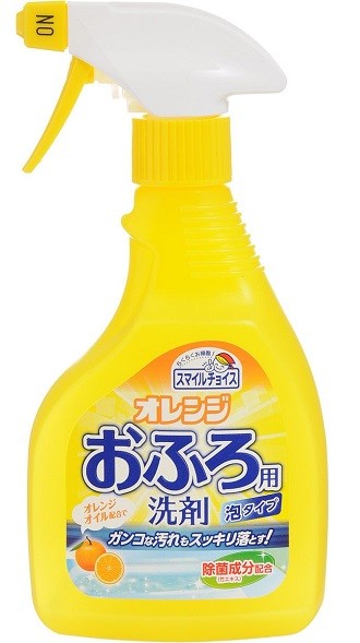 Спрей-пенка для удаления устойчивых загрязнений в ванной с апельсиновым маслом Mitsuei, 400мл, Япония