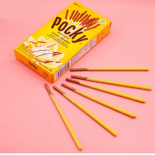 Палочки Pocky с бананом, взбитыми сливками и шоколадным топпингом Glico,42г  Тайланд