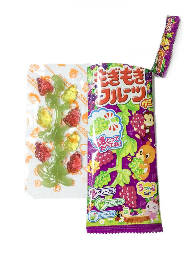 Мармелад Meiji с виноградом в виде лозы, 22г, Япония