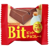 Молочный мини-шоколад Бурбон БИТ со сгущенным молоком и шоколадным кремом внутри "Кусочек" Bourbon Bit, 15 г, Япония